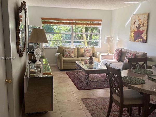 5141 W Oakland Park Blvd, Unit 208, Lauderdale Lakes, FL 33313