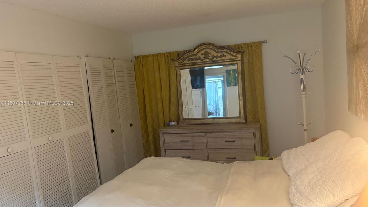 5141 W Oakland Park Blvd, Unit 208, Lauderdale Lakes, FL 33313 Photo