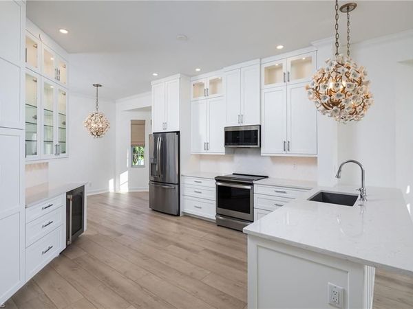 815 Bentwater CIR, Unit 101, NAPLES, FL 34108