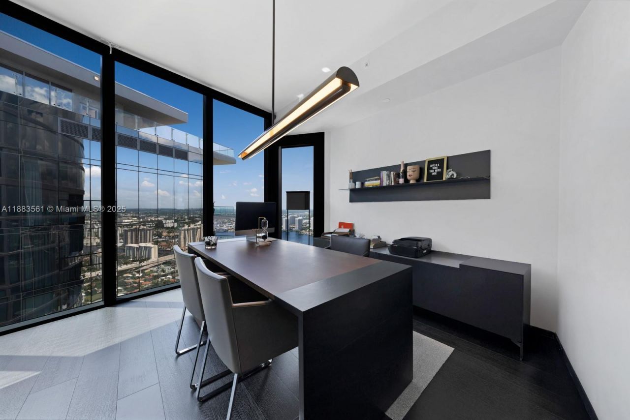 18555 Collins Ave, Unit PH-1, Sunny Isles Beach, FL 33160 Photo