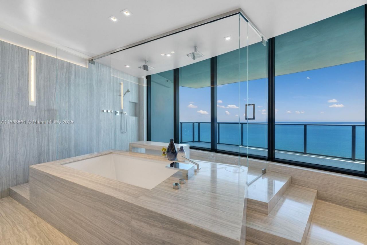 18555 Collins Ave, Unit PH-1, Sunny Isles Beach, FL 33160 Photo