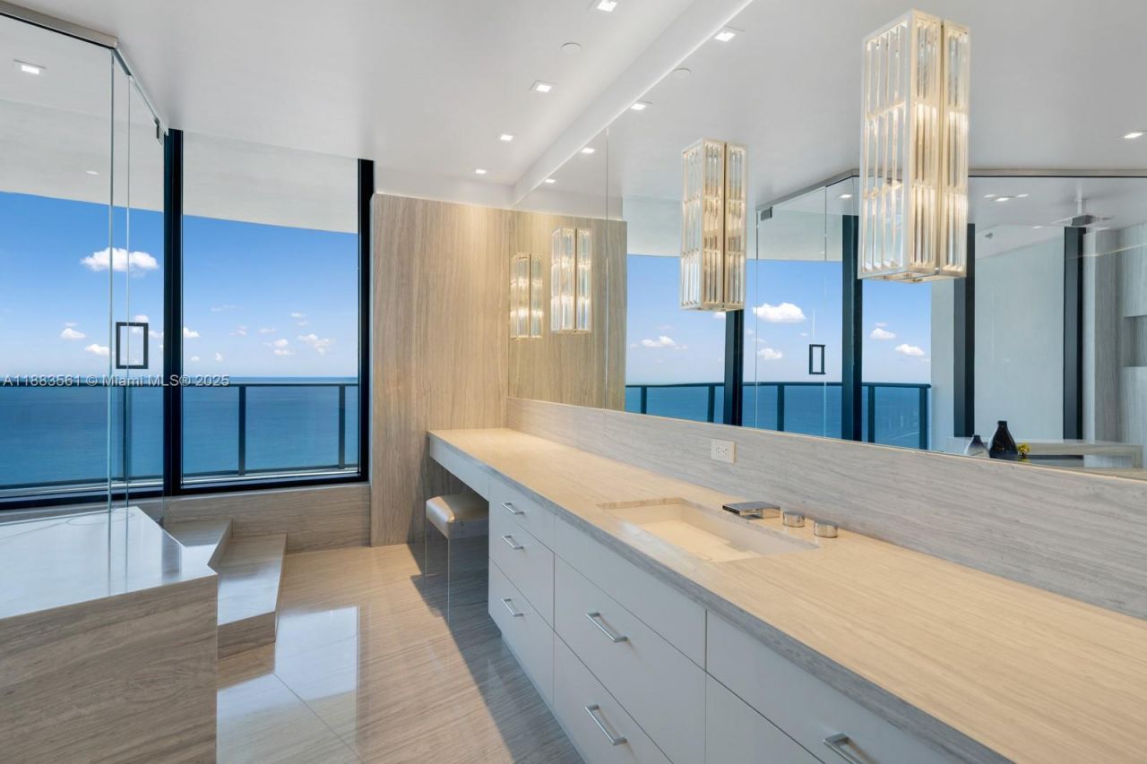 18555 Collins Ave, Unit PH-1, Sunny Isles Beach, FL 33160 Photo