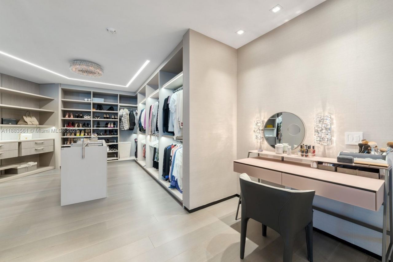 18555 Collins Ave, Unit PH-1, Sunny Isles Beach, FL 33160 Photo