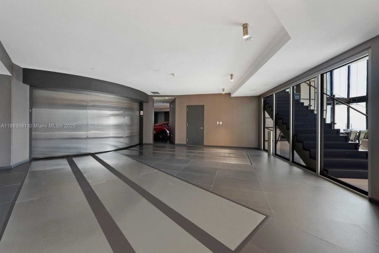 18555 Collins Ave, Unit PH-1, Sunny Isles Beach, FL 33160 Photo