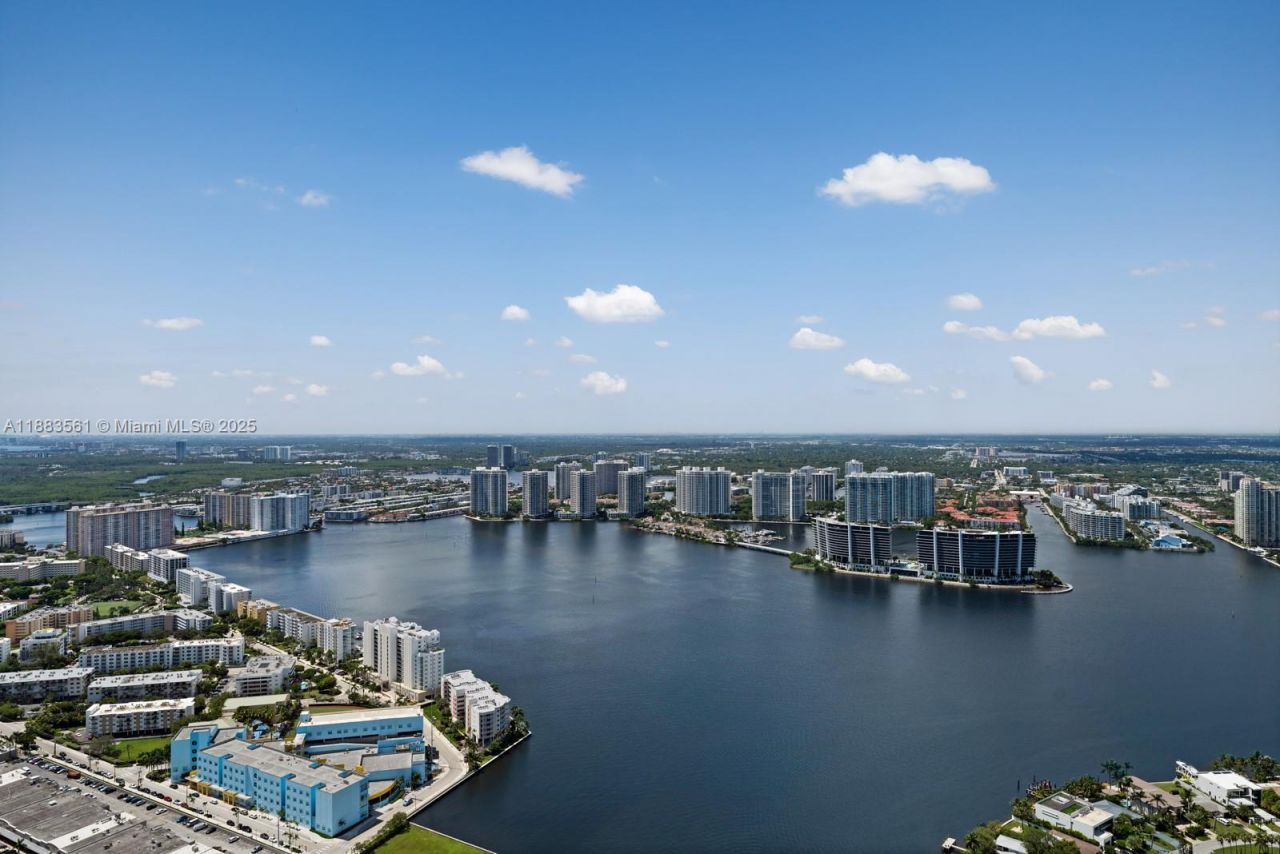 18555 Collins Ave, Unit PH-1, Sunny Isles Beach, FL 33160 Photo