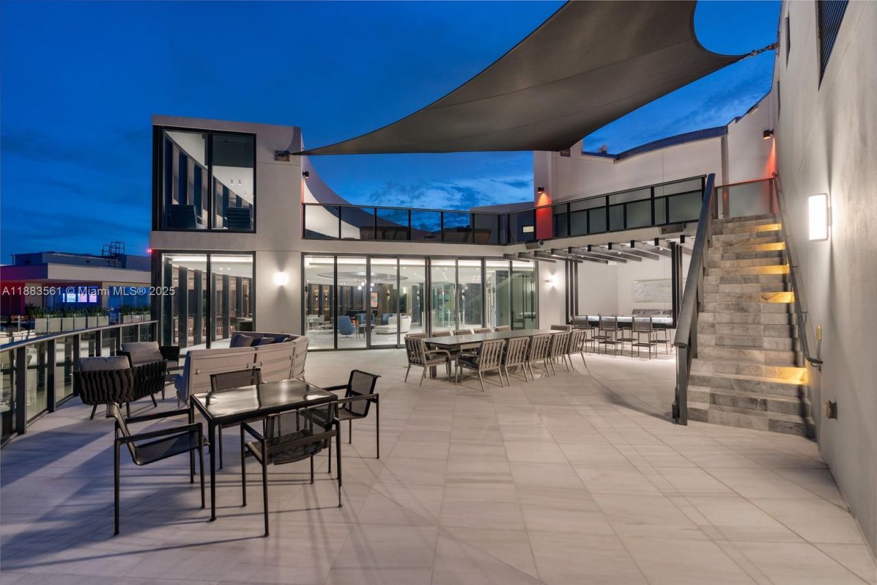 18555 Collins Ave, Unit PH-1, Sunny Isles Beach, FL 33160 Photo