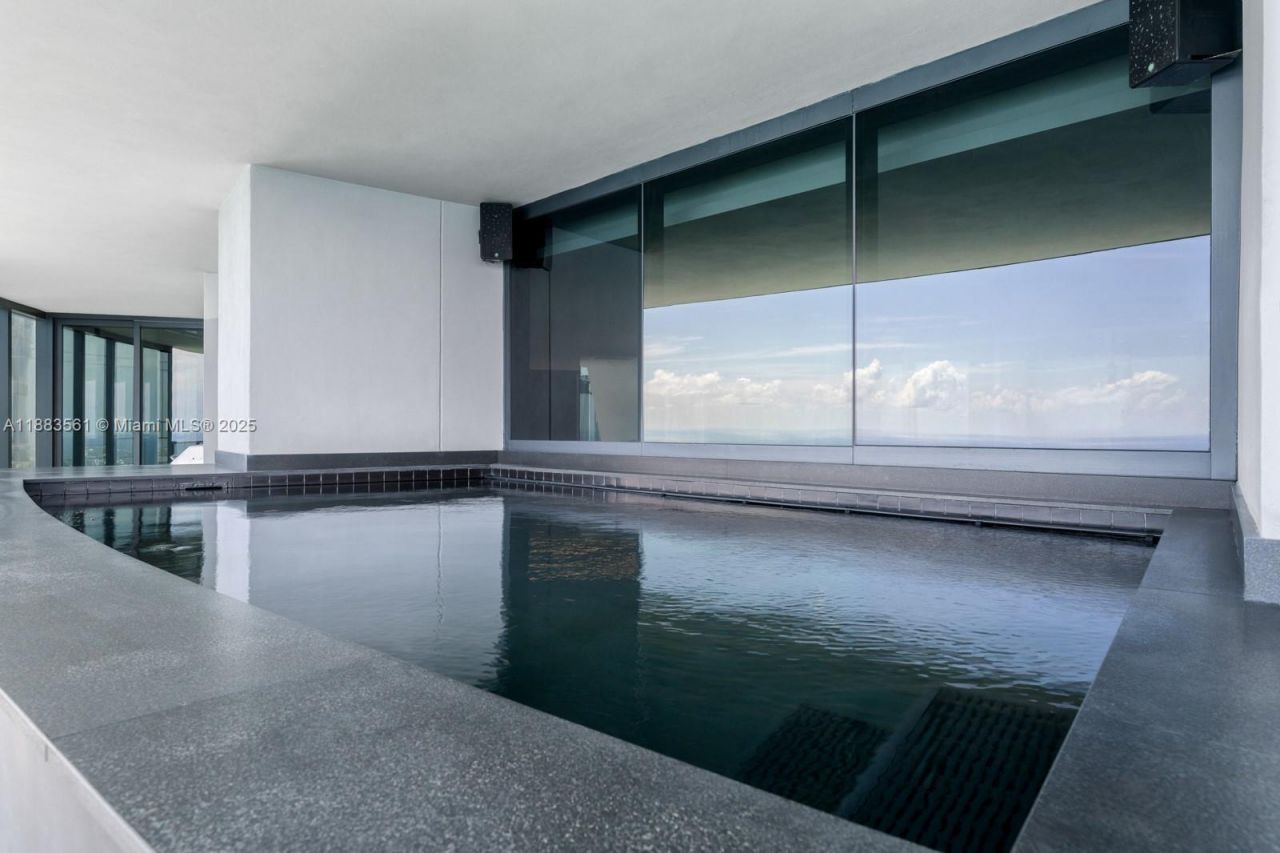 18555 Collins Ave, Unit PH-1, Sunny Isles Beach, FL 33160 Photo