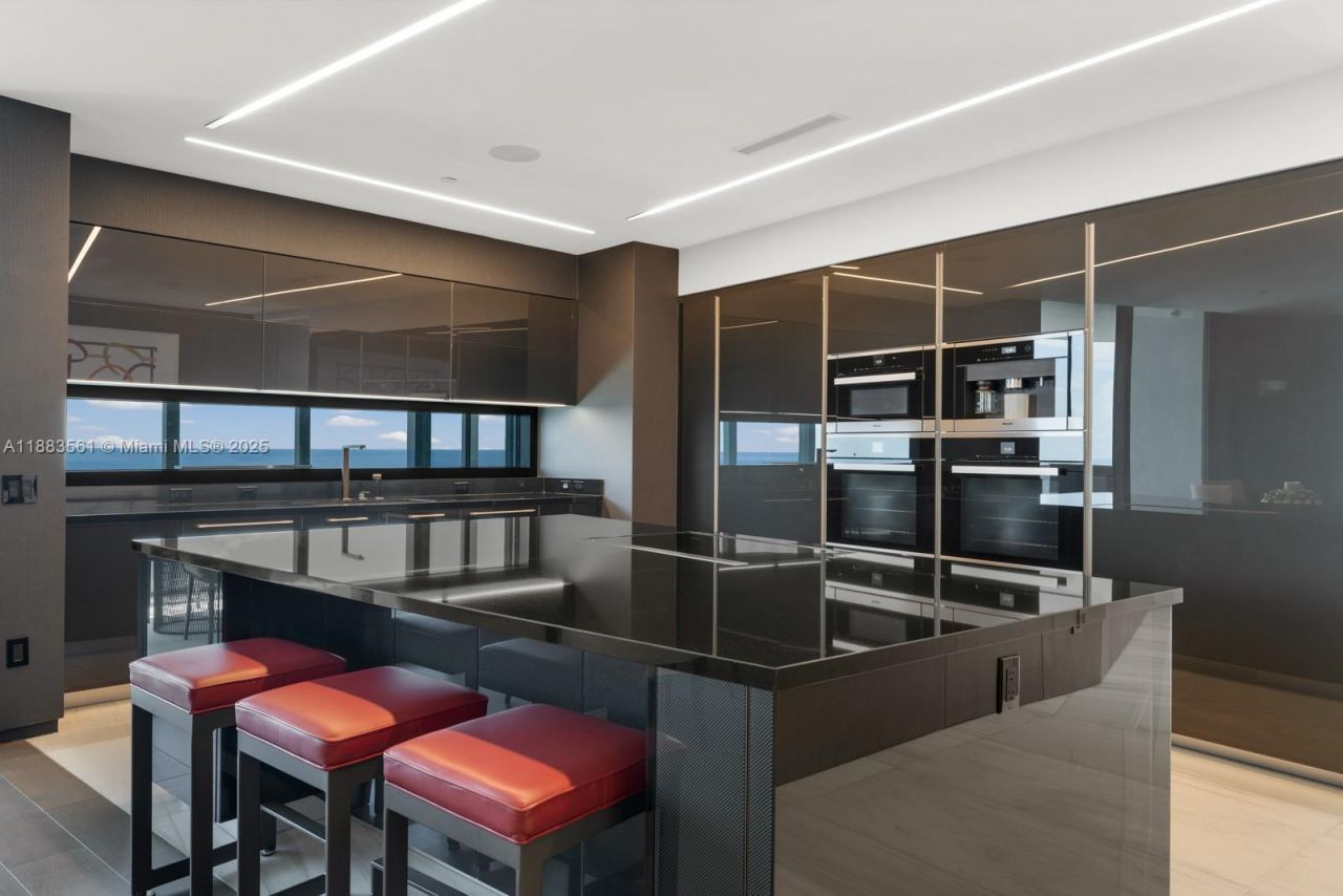 18555 Collins Ave, Unit PH-1, Sunny Isles Beach, FL 33160 Photo