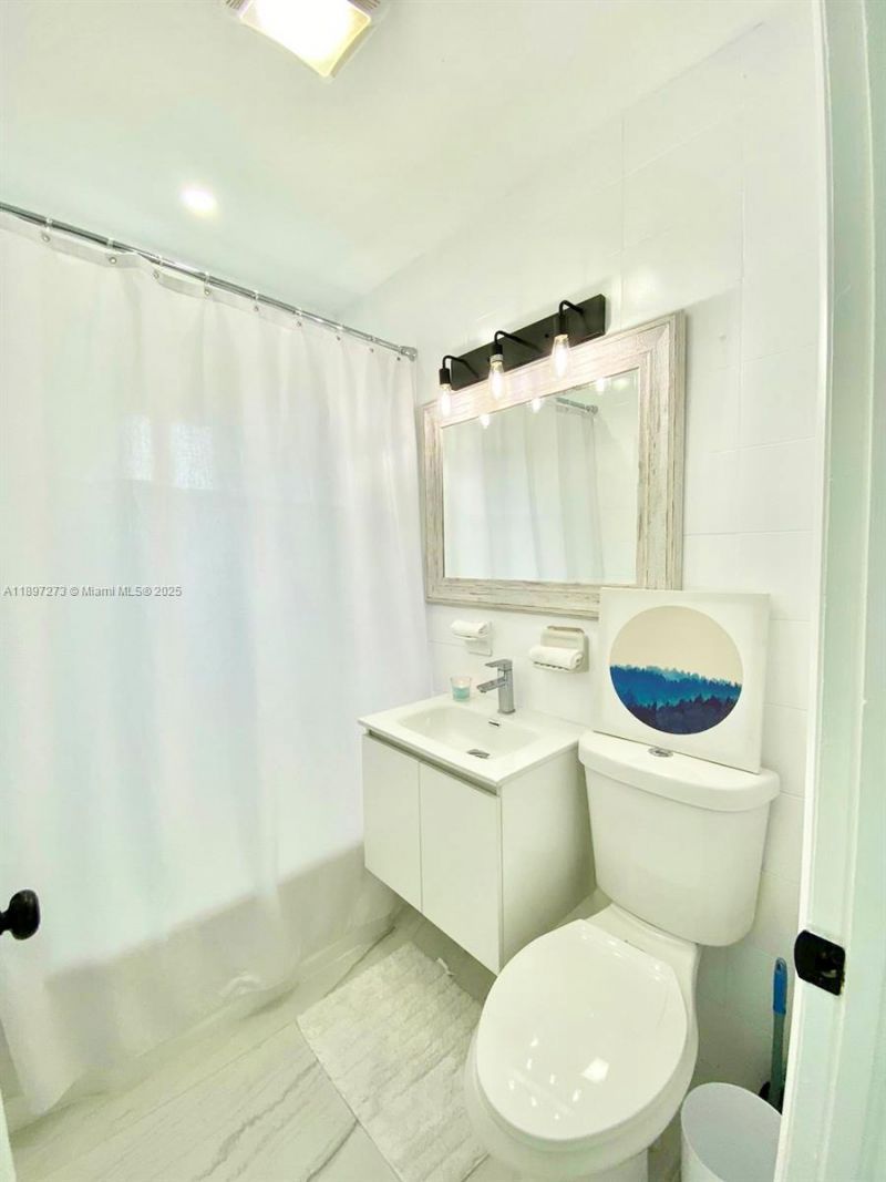 8270 NE 1st Pl, Unit 4, Miami, FL 33138 Photo