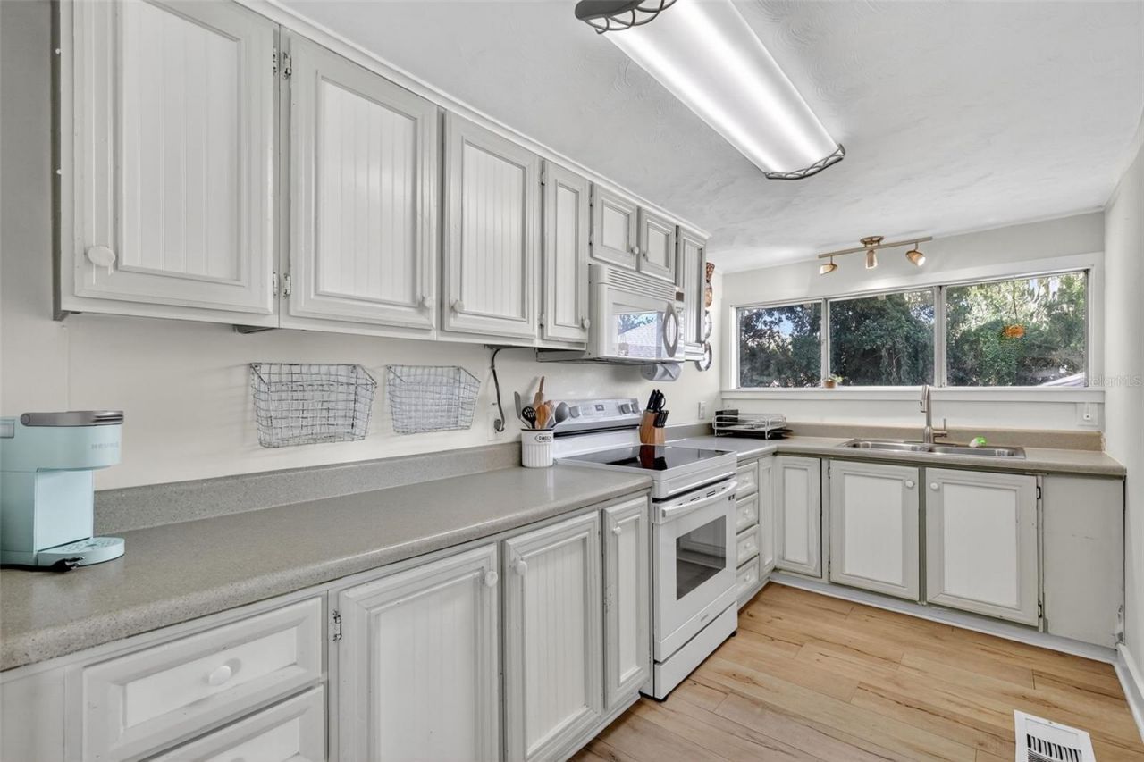 14586 SE 139th Place, Eastlake Weir, FL 32133 Photo