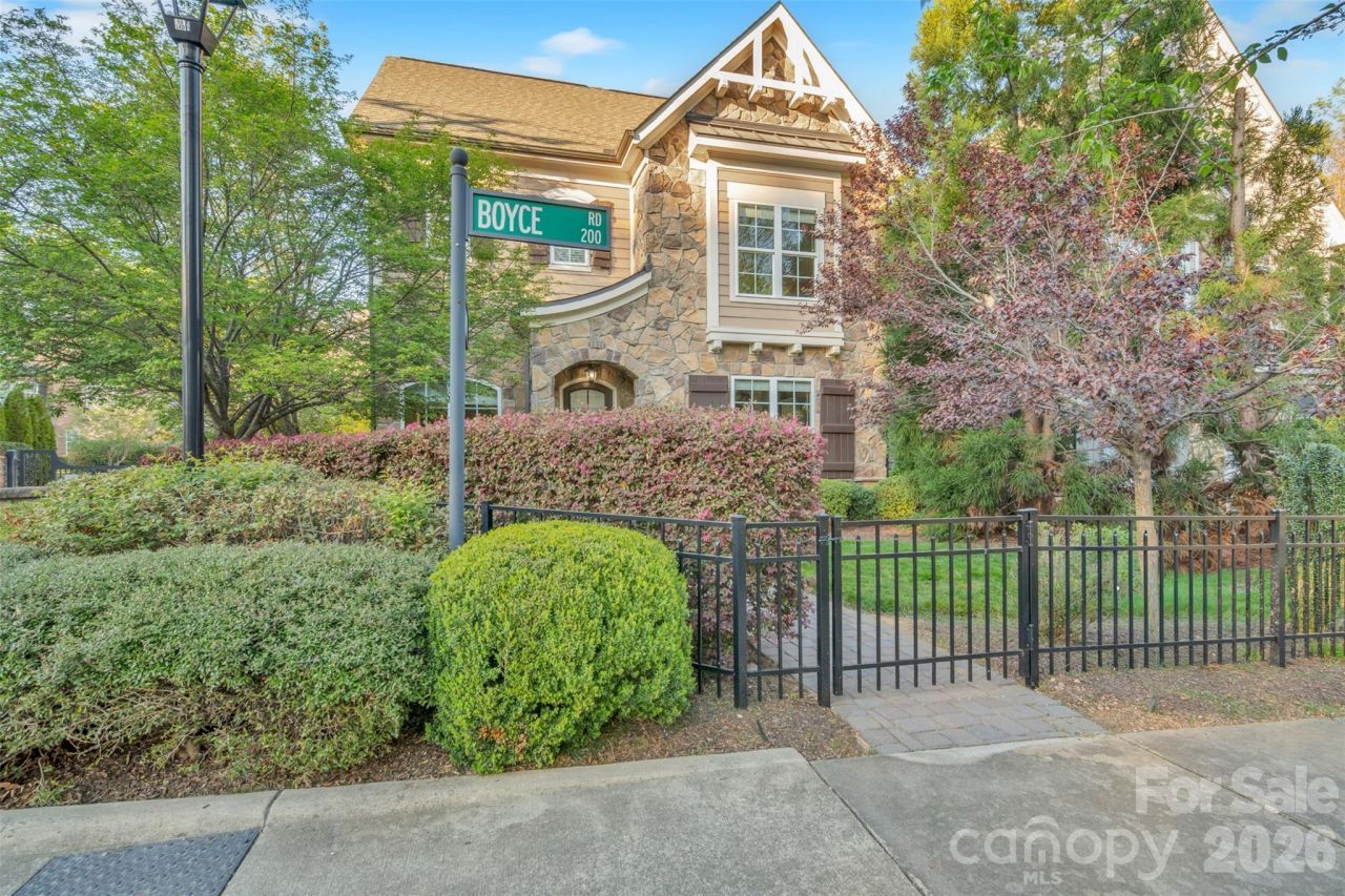 131 Boyce Road, Charlotte, NC 28211 Main Photo