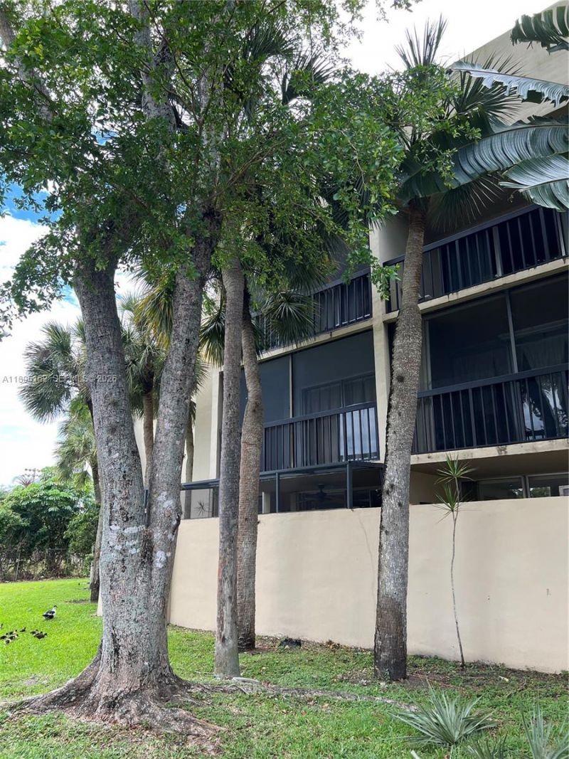 10855 SW 112th Ave, Unit 215, Miami, FL 33176 Photo