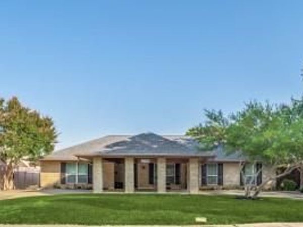 2719 N Surrey Drive, Carrollton, TX 75006