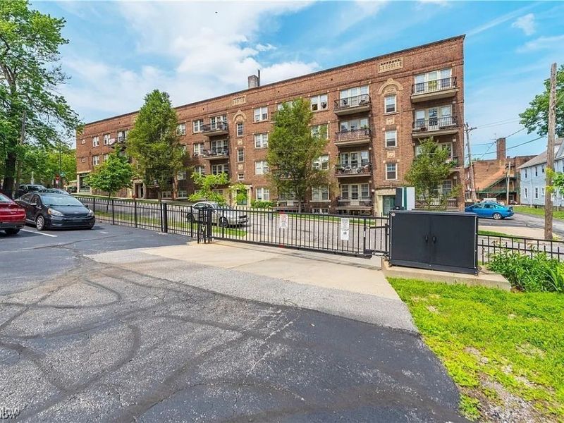 11014 Detroit Avenue, Unit EE1, Cleveland, OH 44102 Photo 15