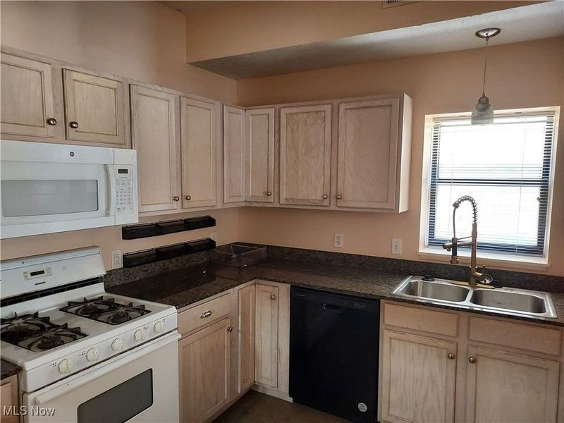 11014 Detroit Avenue, Unit EE1, Cleveland, OH 44102 Photo 7