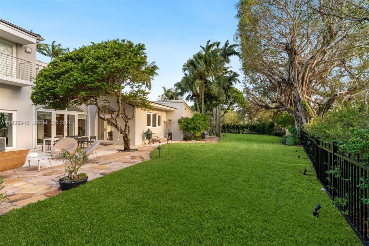 755 Blue Rd, Coral Gables, FL 33146 Photo