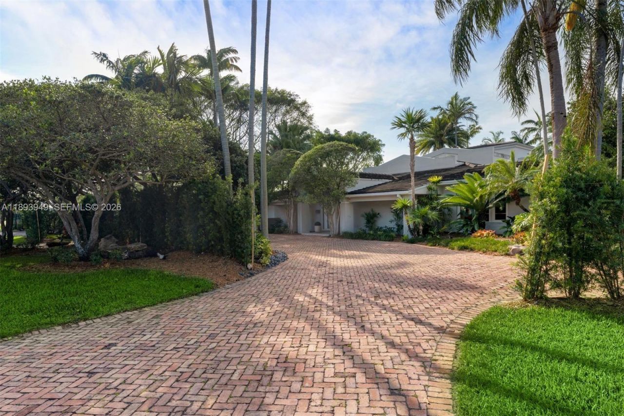 755 Blue Rd, Coral Gables, FL 33146 Photo