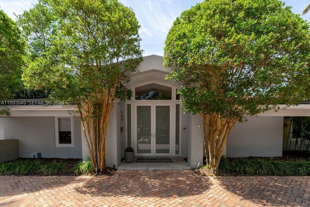 755 Blue Rd, Coral Gables, FL 33146 Photo