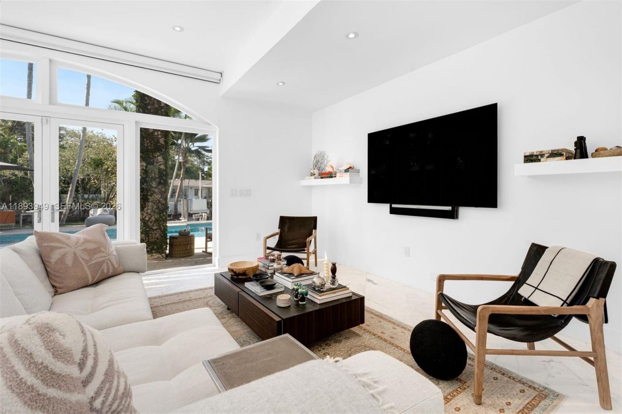 755 Blue Rd, Coral Gables, FL 33146 Photo