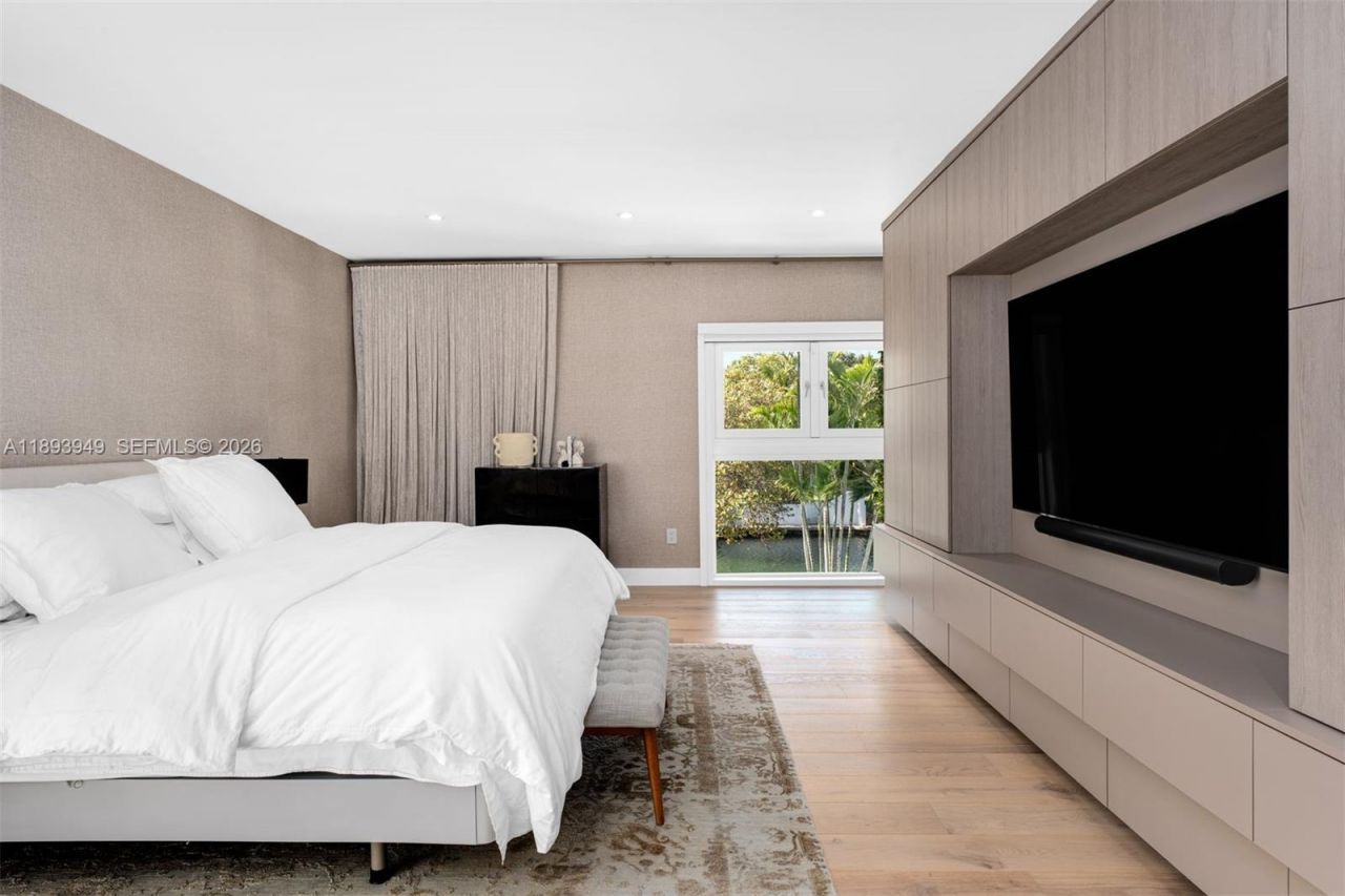 755 Blue Rd, Coral Gables, FL 33146 Photo