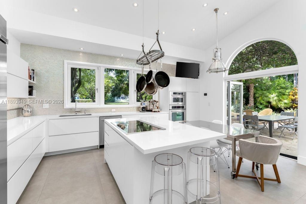 755 Blue Rd, Coral Gables, FL 33146 Photo