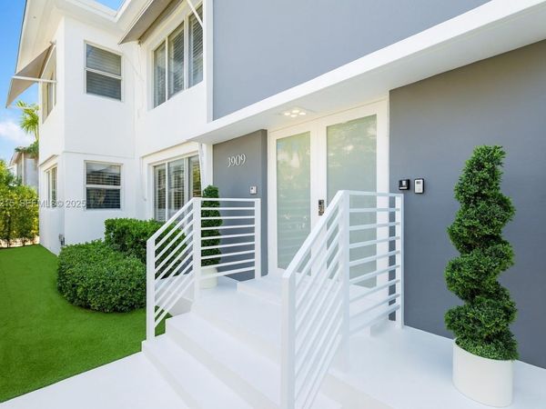 3909 Garden Avenue, Miami Beach, FL 33140