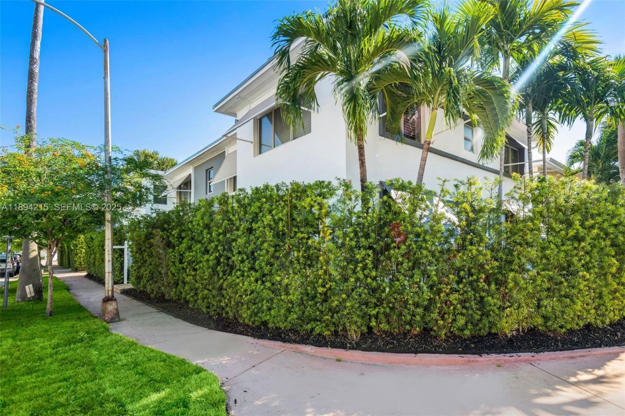 3909 Garden Avenue, Miami Beach, FL 33140 Photo