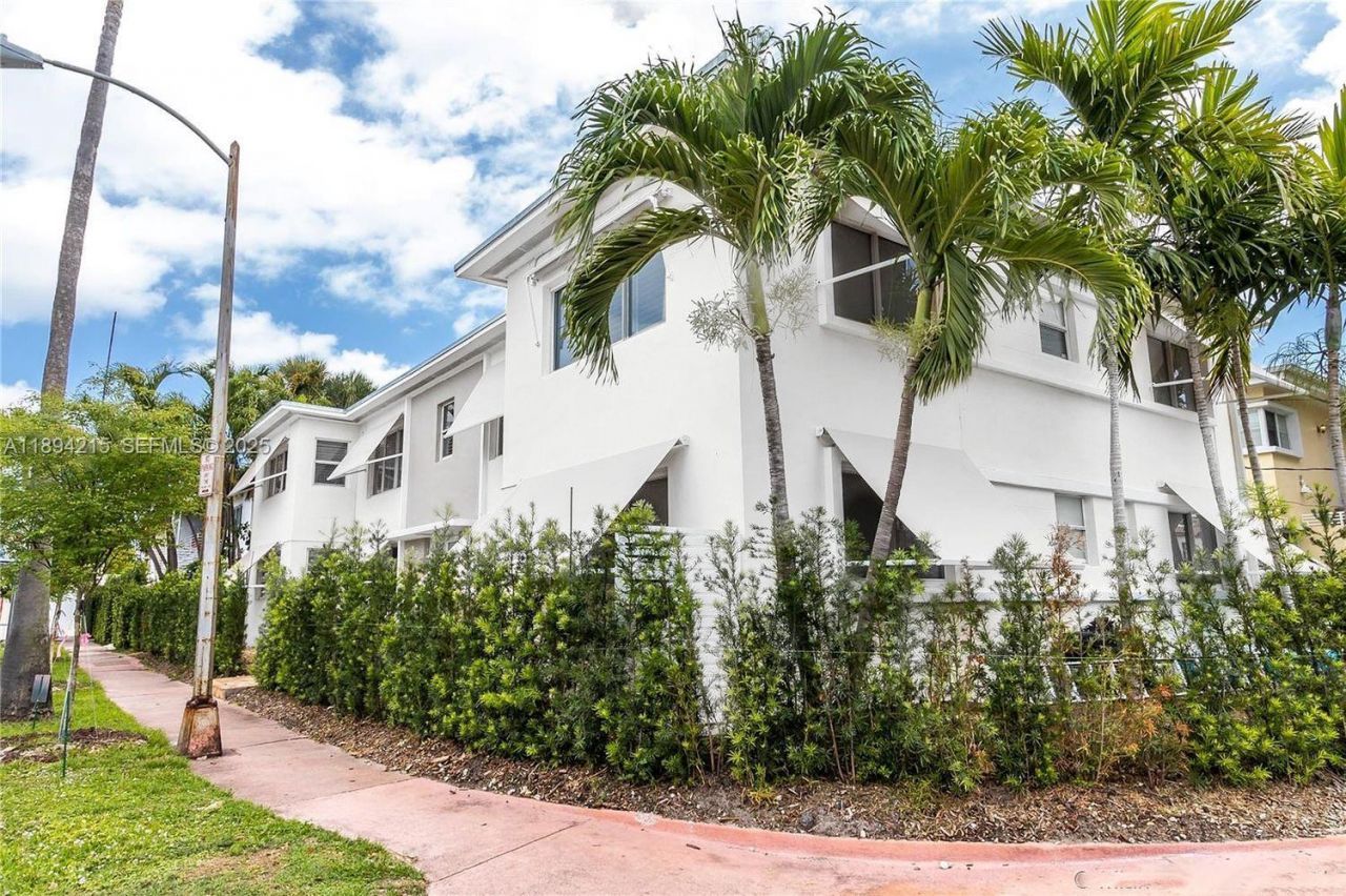 3909 Garden Avenue, Miami Beach, FL 33140 Photo