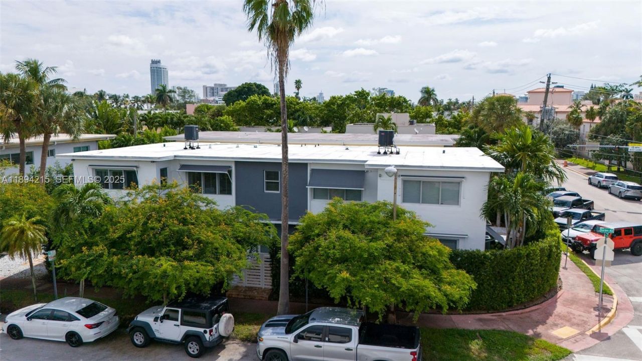 3909 Garden Avenue, Miami Beach, FL 33140 Photo