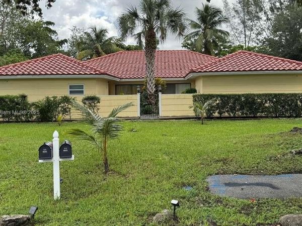 3405 NW 82nd Ave, Coral Springs, FL 33065