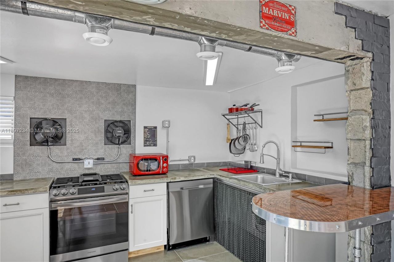 213 E 25th St, Riviera Beach, FL 33404 Photo