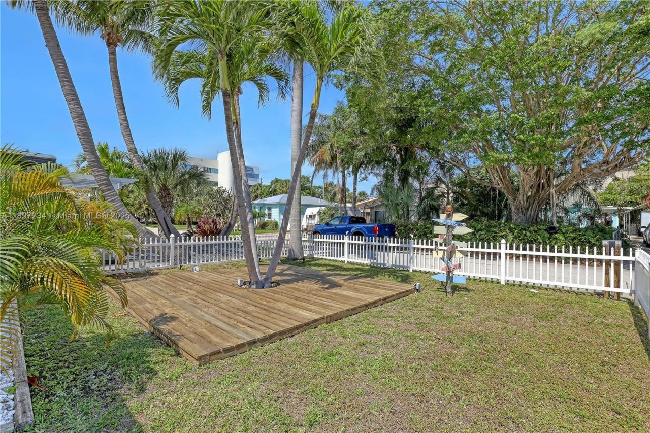 213 E 25th St, Riviera Beach, FL 33404 Photo