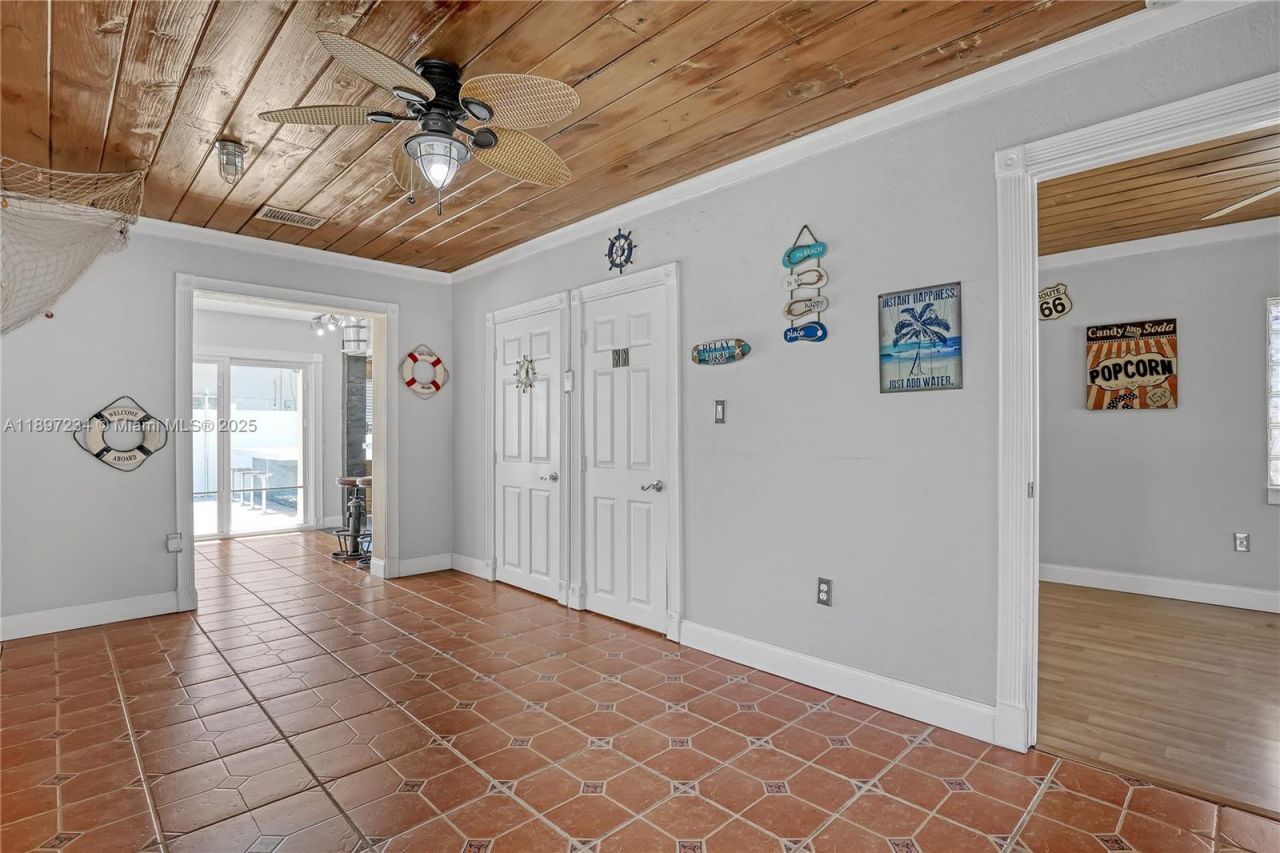 213 E 25th St, Riviera Beach, FL 33404 Photo