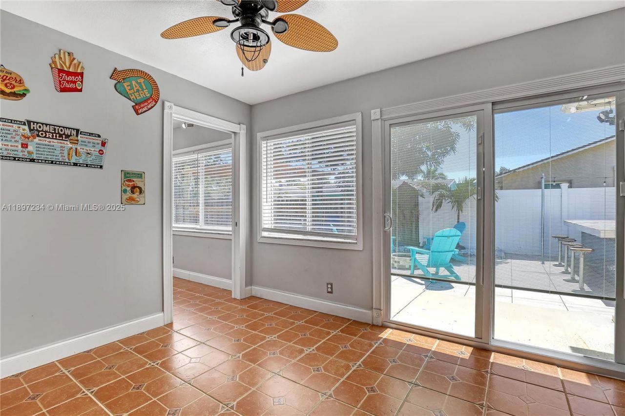 213 E 25th St, Riviera Beach, FL 33404 Photo