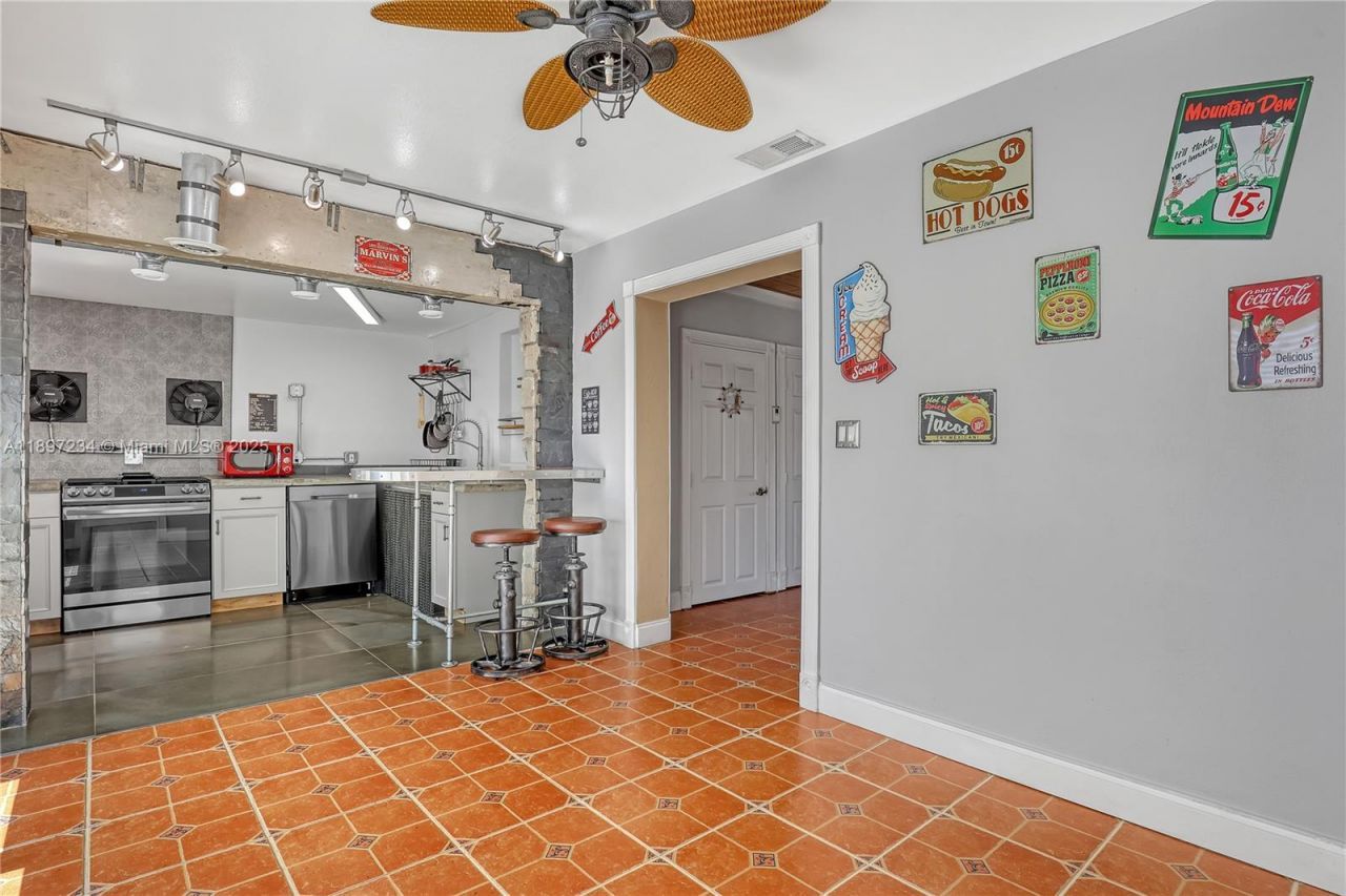 213 E 25th St, Riviera Beach, FL 33404 Photo