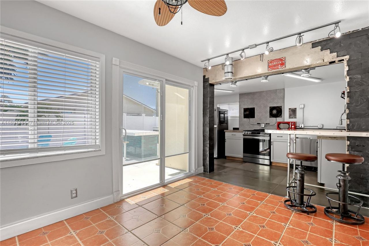 213 E 25th St, Riviera Beach, FL 33404 Photo