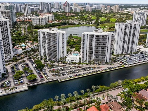 3701 N Country Club Dr, Unit 606, Aventura, FL 33180