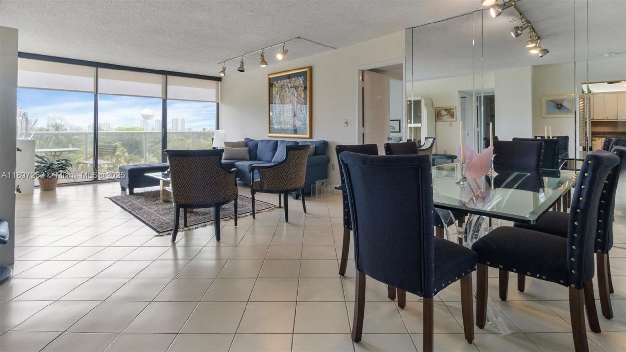 3701 N Country Club Dr, Unit 606, Aventura, FL 33180 Photo