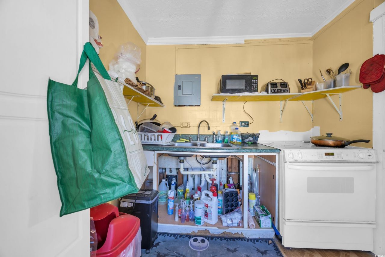 1616 Perrin Dr. Photo 36