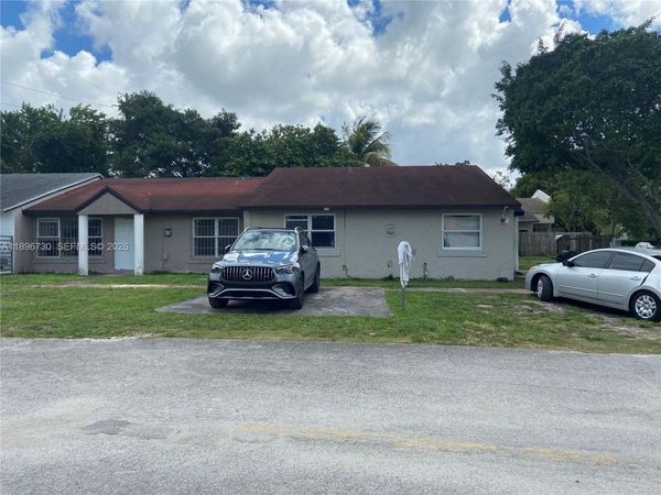 3954 NW 182nd Ln, Miami Gardens, FL 33055