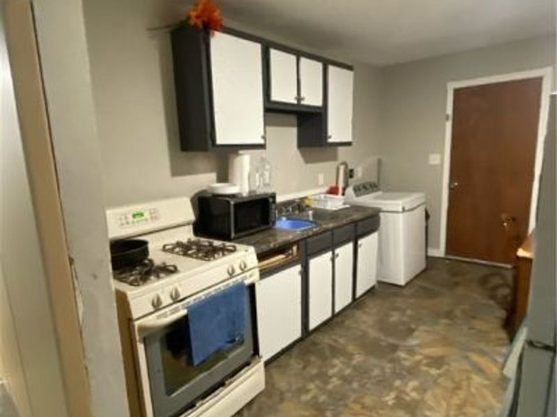 4412 E 144th Street, Cleveland, OH 44128 Photo 2