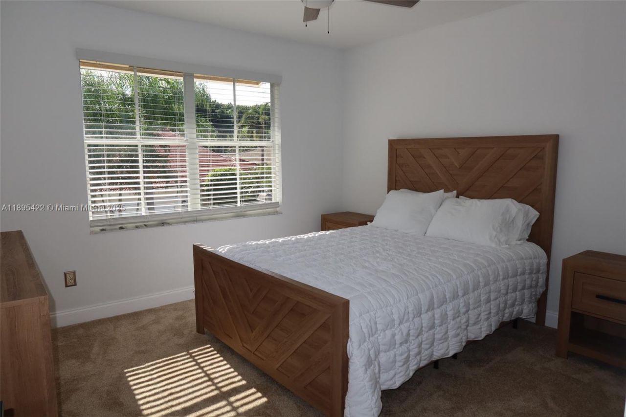 8189 Sandpiper Way, West Palm Beach, FL 33412 Photo