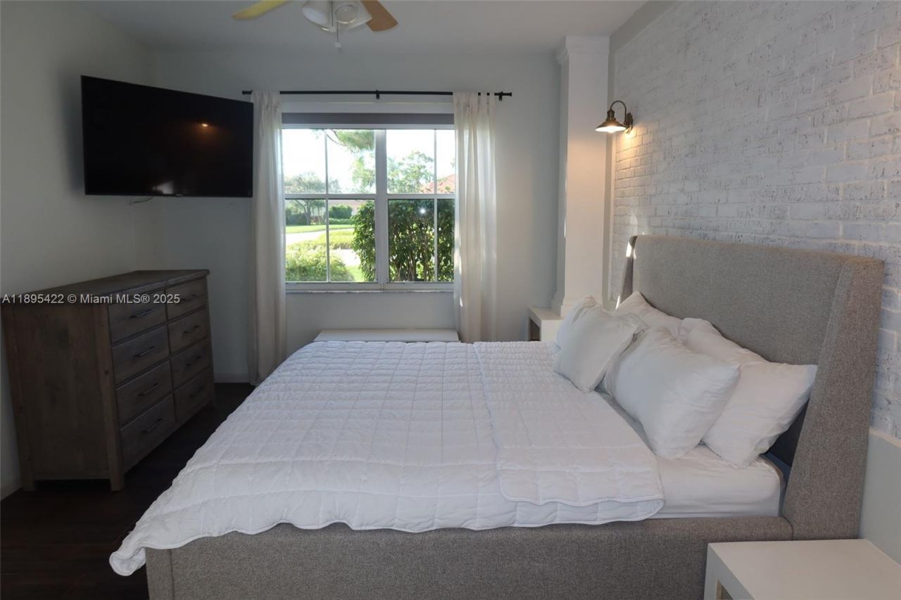 8189 Sandpiper Way, West Palm Beach, FL 33412 Photo