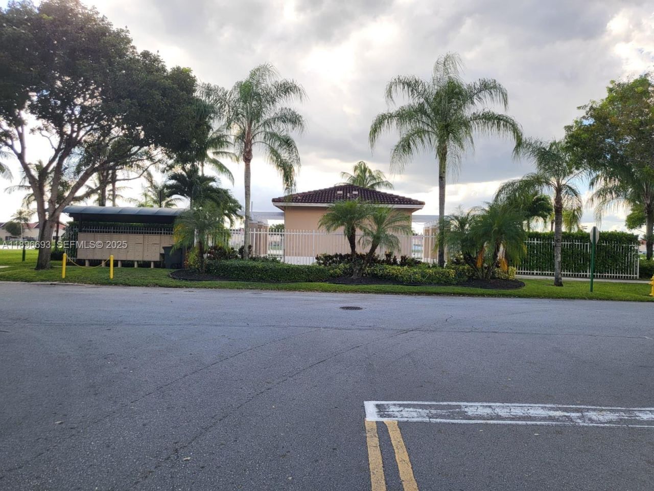 13906 SW 173rd Ter, Unit 13906, Miami, FL 33177 Photo