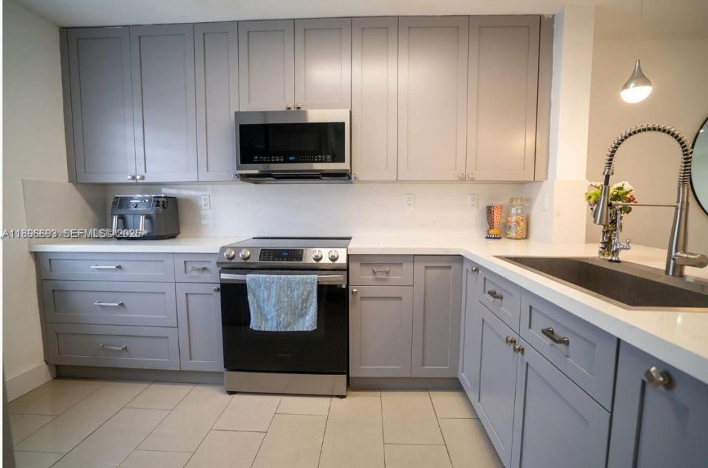 13906 SW 173rd Ter, Unit 13906, Miami, FL 33177 Photo