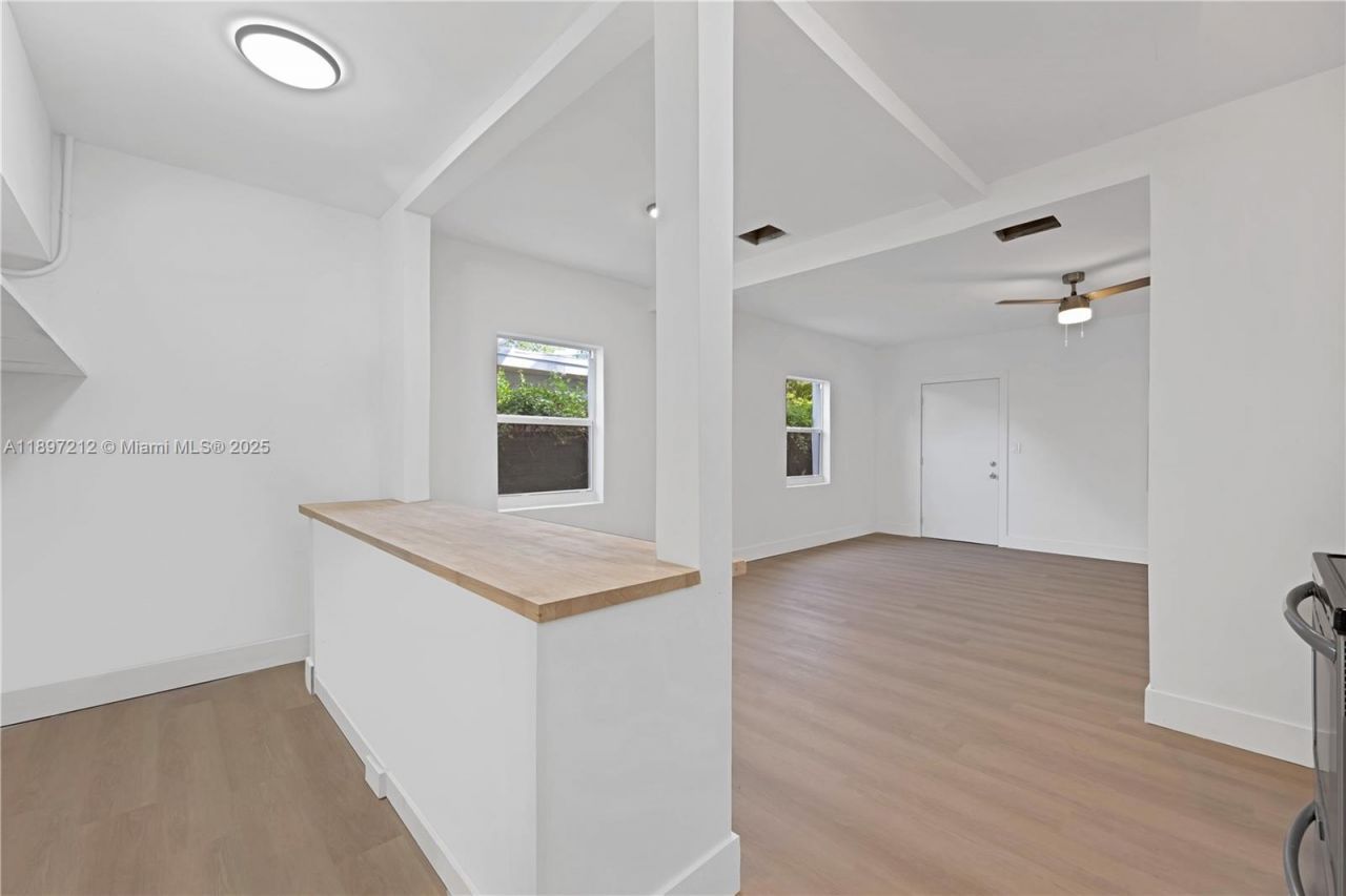 1127 NW 2nd Ave, Fort Lauderdale, FL 33311 Photo