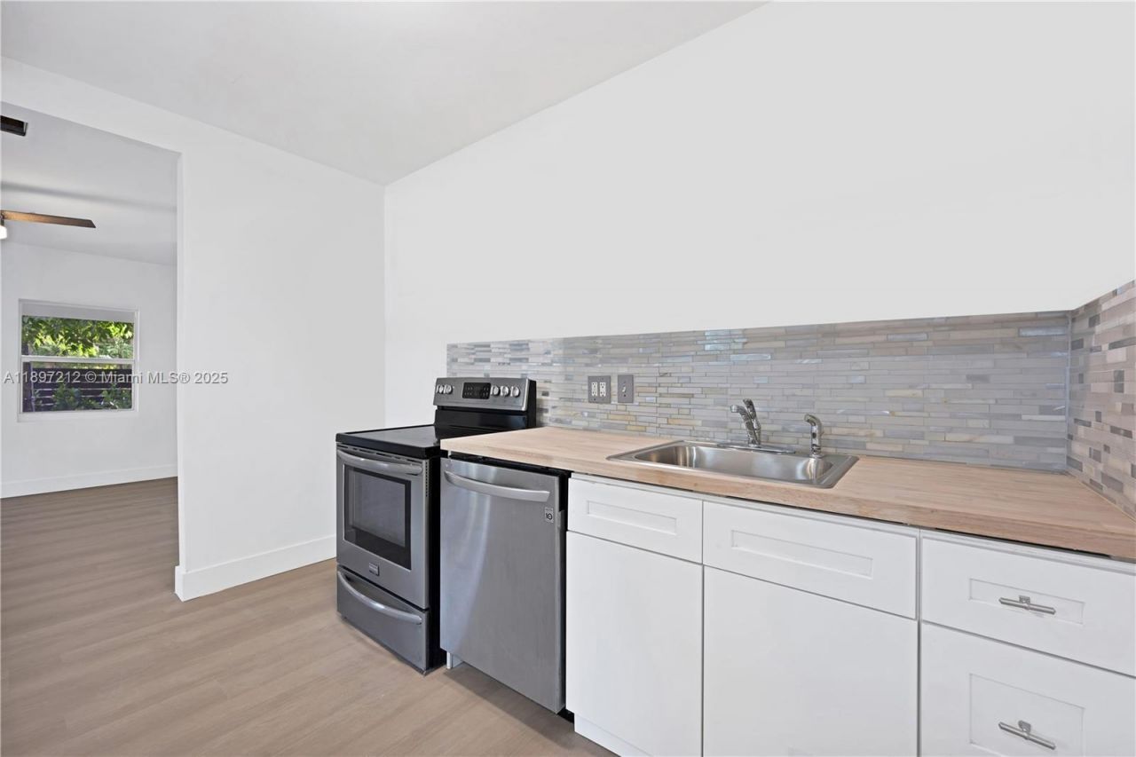 1127 NW 2nd Ave, Fort Lauderdale, FL 33311 Photo