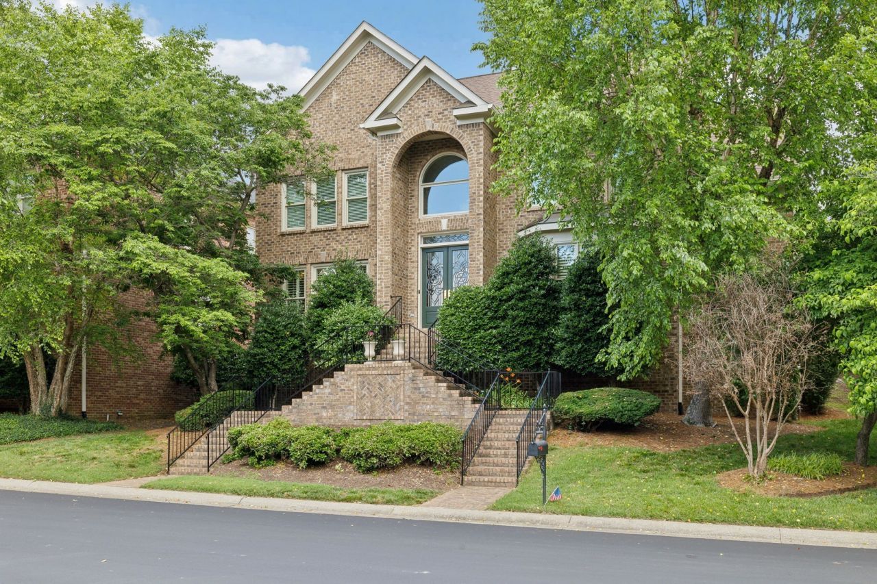 327 Whitworth Way, Nashville, TN 37205 Main Photo