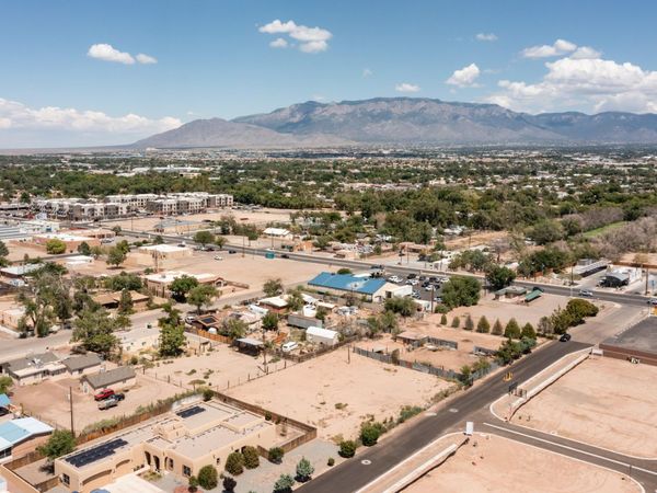 411 Camino Espanol NW, Albuquerque, NM 87107