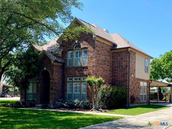 256 Las Brisas Boulevard, Seguin, TX 78155